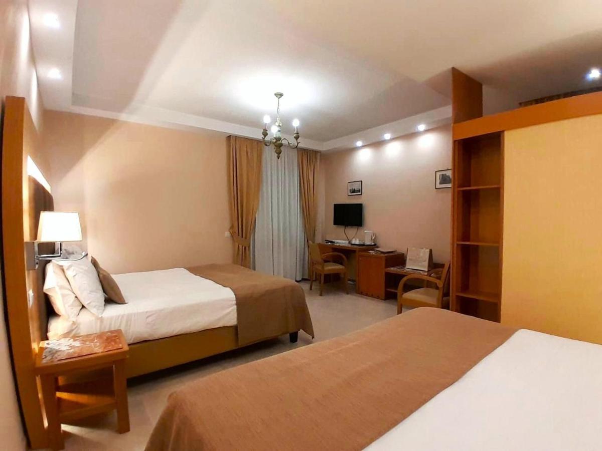 Montespina Park Hotel Наполи Екстериор снимка