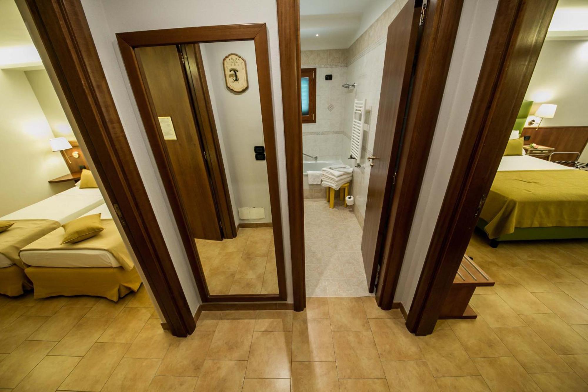 Montespina Park Hotel Наполи Стая снимка